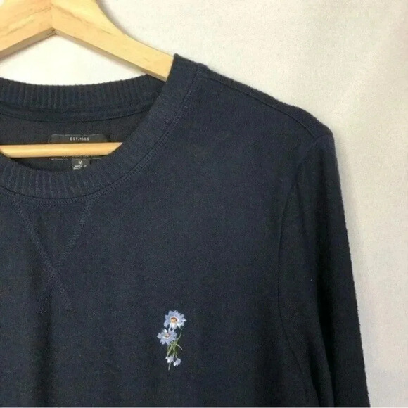Lucky Brand Navy Blue Floral Embroidered Crewneck Pullover Sweater M - Picture 3 of 3